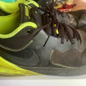 They black and green Nike pick up only